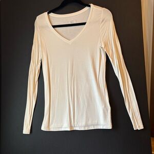 G by Giuliana Cream V-Neck Long Sleeve Top